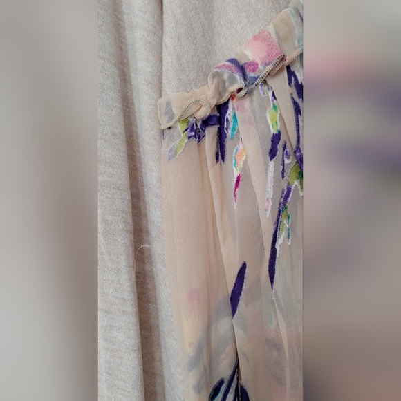 Wanderlux brand top. Size Large. - Picture 4 of 4